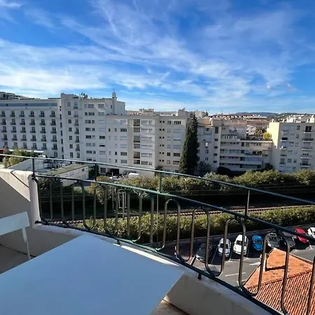 B018-bright With Balcony - Croisette