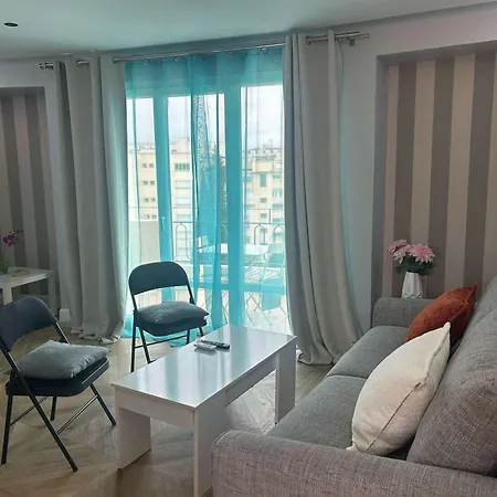B018-bright With Balcony - Croisette Feriehus *