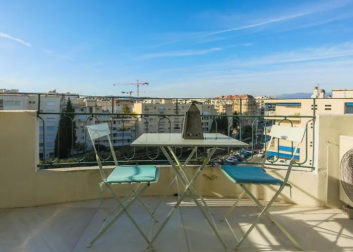 B018-bright With Balcony - Croisette