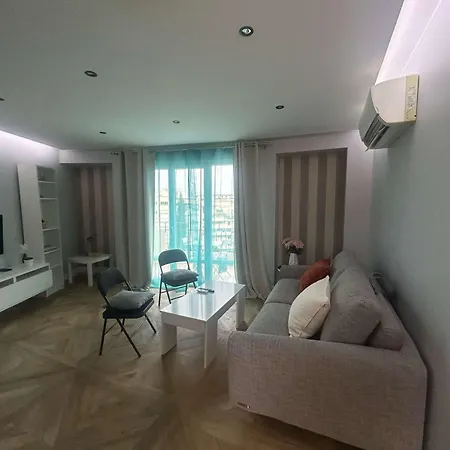 B018-bright With Balcony - Croisette Κάννες